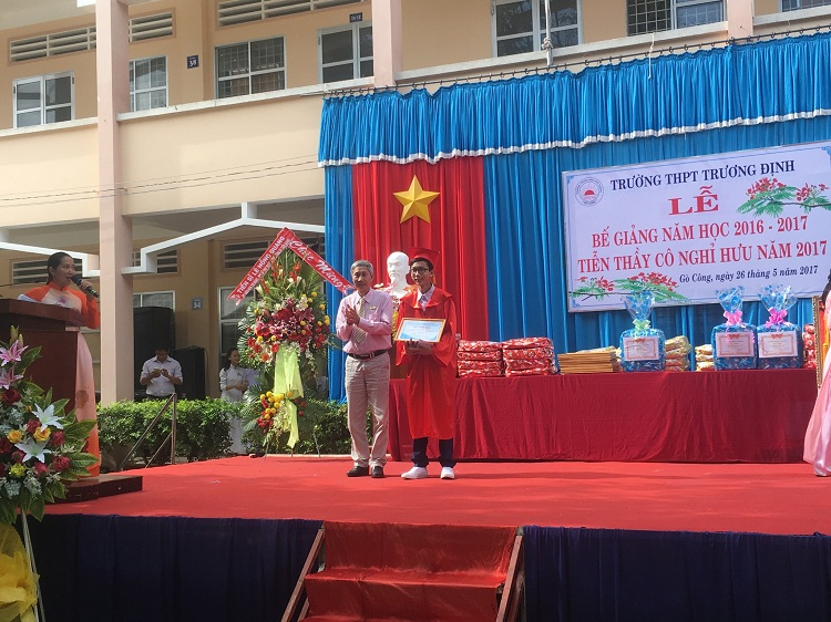 Học bổng “STU- Chắp cánh ước mơ” – chắp đôi cánh ước mơ cho các em học sinh trường THPT các tỉnh