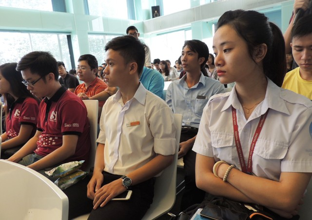 Ham lương ngàn đô, sinh viên dễ “vướng bẫy” tuyển dụng Ham lương ngàn đô, sinh viên dễ “vướng bẫy” tuyển dụng