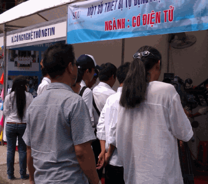 Ngành CNKT Cơ Điện Tử tham gia 
