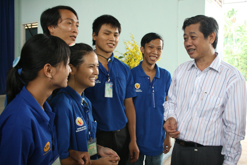 Lãnh đạo Thành phố thăm chiến sĩ Mùa hè xanh Lãnh đạo Thành phố thăm chiến sĩ Mùa hè xanh