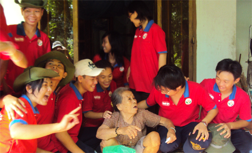 Cán bộ Đoàn phải cùng sống, cùng suy nghĩ và lắng nghe thanh niên Cán bộ Đoàn phải cùng sống, cùng suy nghĩ và lắng nghe thanh niên