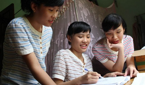 First triplets admitted to top medical school First triplets admitted to top medical school