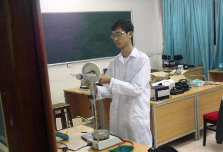 Chàng trai xứ Thanh có duyên với giải thưởng Vật lý Chàng trai xứ Thanh có duyên với giải thưởng Vật lý