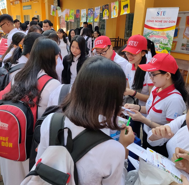 Trường Đại Học Công Nghệ Sài Gòn đã tham gia Ngày hội Tư vấn hướng nghiệp -Tuyển sinh Đại học, Cao đẳng năm 2020 ở 4 trường THPT trên địa bàn TP. HCM