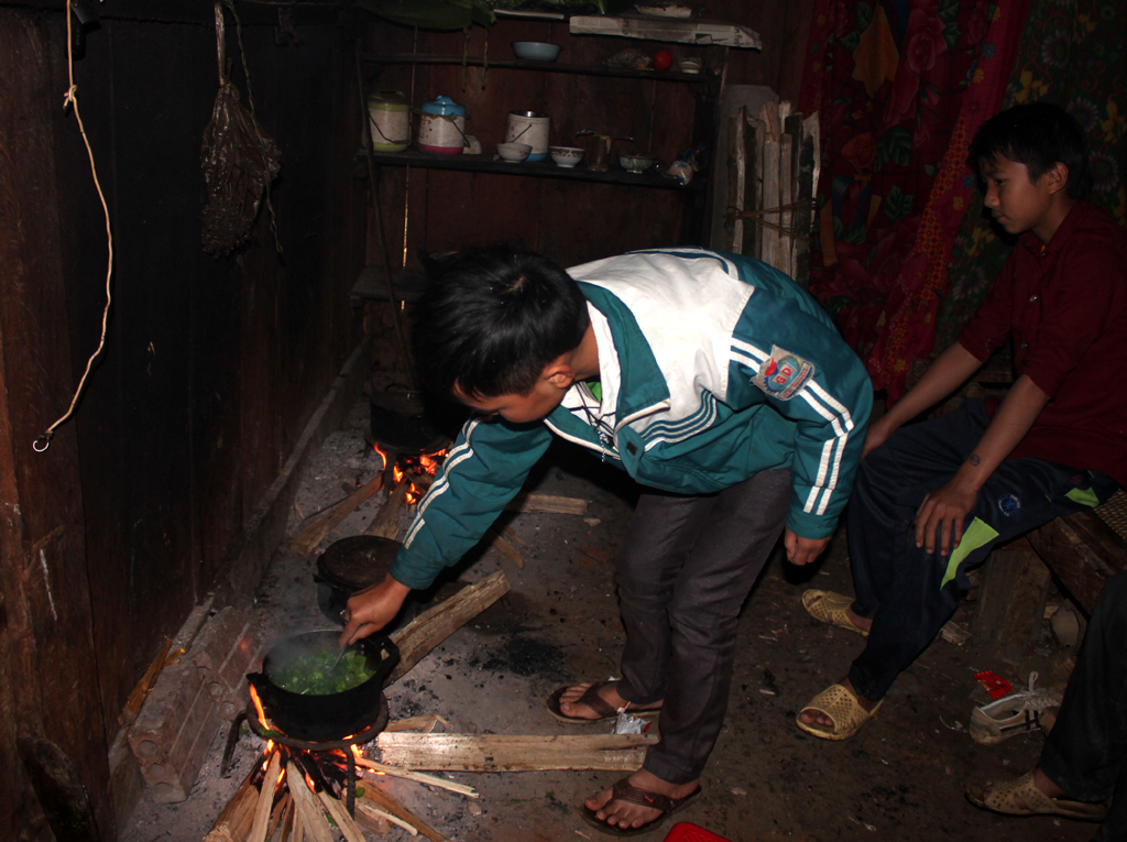 Poor meals trouble students in Nghe An Poor meals trouble students in Nghe An