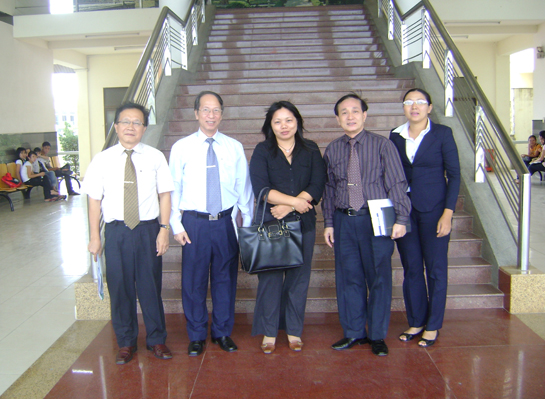 STU và INTEL PRODUCTS VIETNAM trao đổi hợp tác trong đào tạo và tuyển dụng. STU và INTEL PRODUCTS VIETNAM trao đổi hợp tác trong đào tạo và tuyển dụng.