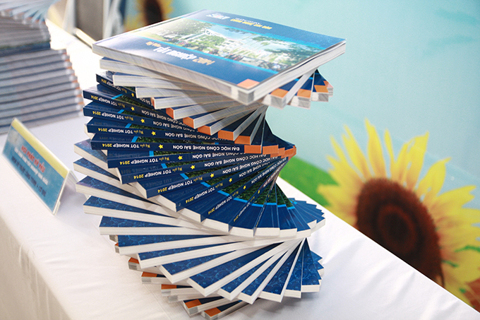 Thông báo về việc nhận quyển Kỷ yếu tốt nghiệp Thông báo về việc nhận quyển Kỷ yếu tốt nghiệp