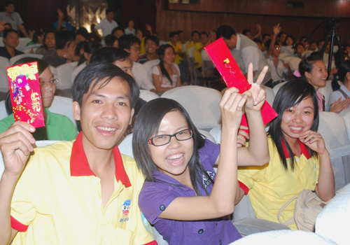 Khởi động chương trình Khởi động chương trình