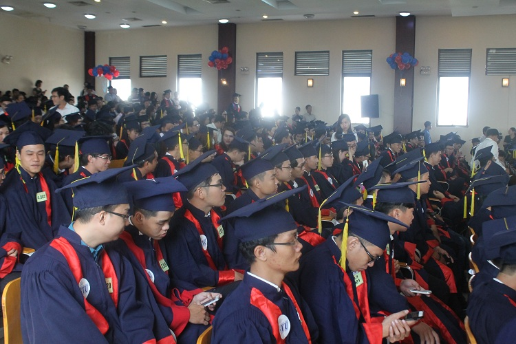 Trường Đại học Công nghệ Sài Gòn long trọng tổ chức lễ trao bằng tốt nghiệp cho sinh viên năm 2017 Trường Đại học Công nghệ Sài Gòn long trọng tổ chức lễ trao bằng tốt nghiệp cho sinh viên năm 2017