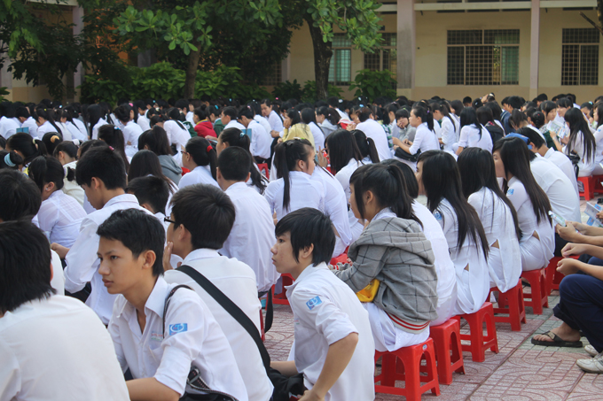 Chương trình trao học bổng “STU – chắp cánh ước mơ” tại trường THPT Long Thới Chương trình trao học bổng “STU – chắp cánh ước mơ” tại trường THPT Long Thới