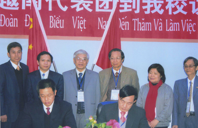 Lãnh đạo STU thăm và làm việc với trường ĐH Bách khoa Quế Lâm - Trung Quốc Lãnh đạo STU thăm và làm việc với trường ĐH Bách khoa Quế Lâm - Trung Quốc