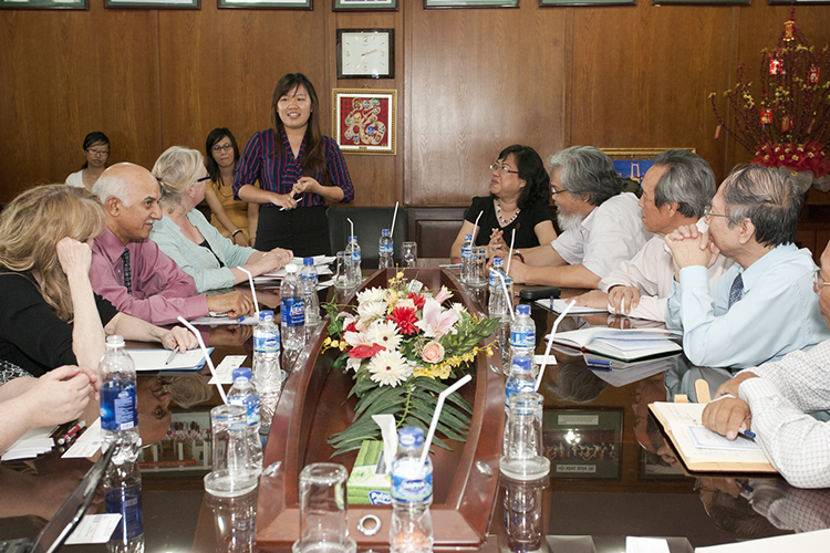 Liên đoàn KH&CN Thực Phẩm quốc tế thẩm định chương trình của khoa Công Nghệ Thực Phẩm Liên đoàn KH&CN Thực Phẩm quốc tế thẩm định chương trình của khoa Công Nghệ Thực Phẩm