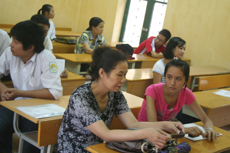 Đổi mới thi 2017: Giáo viên, học sinh như ngồi trên “đống lửa” Đổi mới thi 2017: Giáo viên, học sinh như ngồi trên “đống lửa”