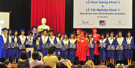 Poor Quang Tri students to receive education subsidies Poor Quang Tri students to receive education subsidies