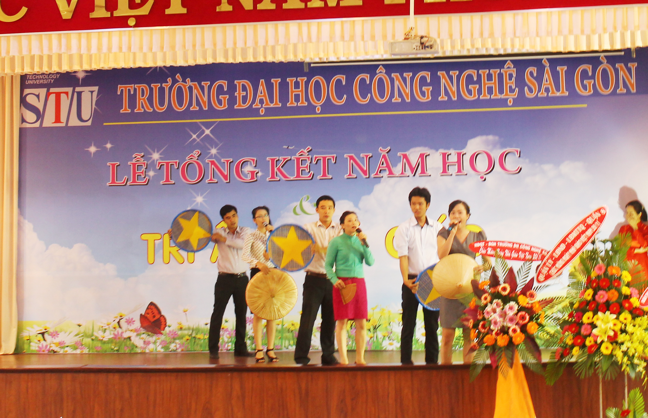 Thông báo tổ chức Liên hoan Văn nghệ giảng viên, cán bộ, nhân viên Trường Đại học Công nghệ Sài Gòn – năm 2015 chủ đề “STU – Hướng về biển đảo quê hương”