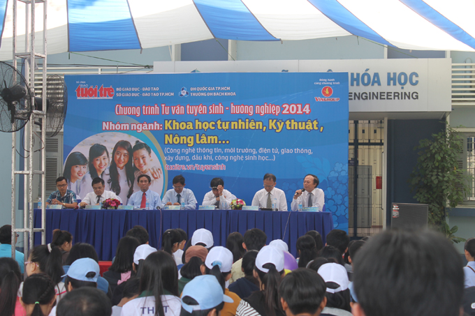 STU tham dự ngày hội Tư vấn Tuyển sinh - Hướng nghiệp 2014 tại trường ĐH Bách Khoa STU tham dự ngày hội Tư vấn Tuyển sinh - Hướng nghiệp 2014 tại trường ĐH Bách Khoa
