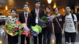 Vietnam wins two golds at International Physics Olympiad Vietnam wins two golds at International Physics Olympiad