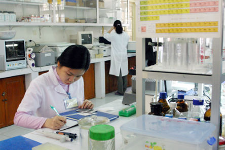 Draft regulation attempts to entice scientists Draft regulation attempts to entice scientists