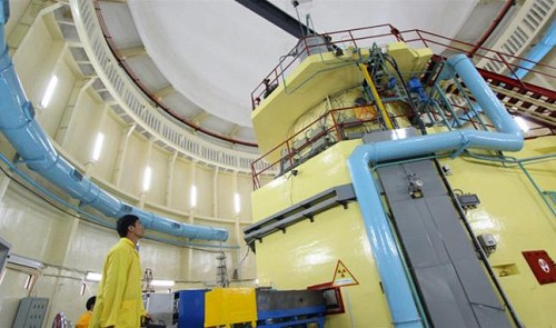 Vietnam lures students into nuclear study Vietnam lures students into nuclear study