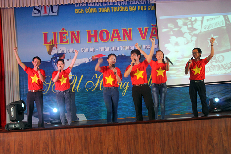 Liên hoan văn nghệ giảng viên, cán bộ, nhân viên Trường Đại Học Công Nghệ Sài Gòn – năm 2015 chủ đề “STU – Hướng về biển đảo quê hương”