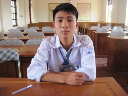 Cảm phục nghị lực của cậu học trò mồ côi cha mẹ Cảm phục nghị lực của cậu học trò mồ côi cha mẹ