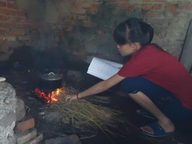 Ứa nước mắt khi nghe chuyện cô học trò mồ côi đỗ đại học Ứa nước mắt khi nghe chuyện cô học trò mồ côi đỗ đại học