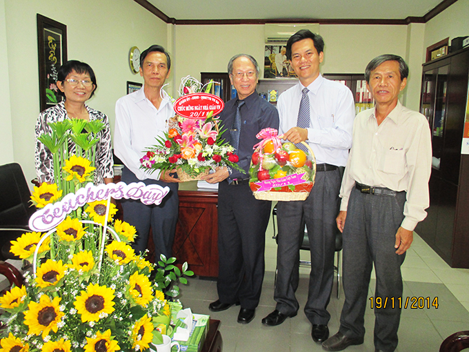 Đoàn đại diện Quận ủy, UBND, UBMTTQ Quận 8 đến chúc mừng Nhà trường nhân Ngày Nhà giáo Việt Nam 20/11 Đoàn đại diện Quận ủy, UBND, UBMTTQ Quận 8 đến chúc mừng Nhà trường nhân Ngày Nhà giáo Việt Nam 20/11