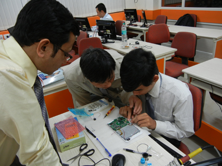 Vì sao có tới 72.000 cử nhân thất nghiệp? Vì sao có tới 72.000 cử nhân thất nghiệp?