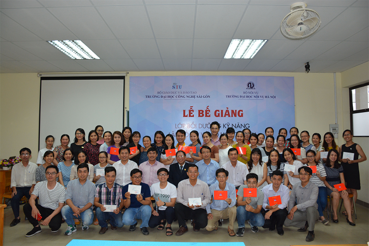 Các cán bộ – Nhân viên STU hào hứng cùng lớp bồi dưỡng “Kỹ năng lập hồ sơ và số hóa tài liệu” Các cán bộ – Nhân viên STU hào hứng cùng lớp bồi dưỡng “Kỹ năng lập hồ sơ và số hóa tài liệu”