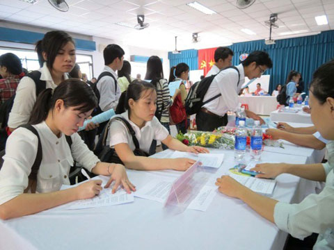 72.000 cử nhân, thạc sĩ thất nghiệp: Hệ lụy... được cảnh báo từ 10 năm trước 72.000 cử nhân, thạc sĩ thất nghiệp: Hệ lụy... được cảnh báo từ 10 năm trước