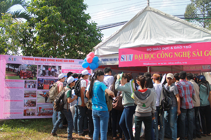 STU tham gia Ngày hội Tư Vấn Tuyển Sinh – Hướng Nghiệp 2013 tại Đại Học Cần Thơ STU tham gia Ngày hội Tư Vấn Tuyển Sinh – Hướng Nghiệp 2013 tại Đại Học Cần Thơ