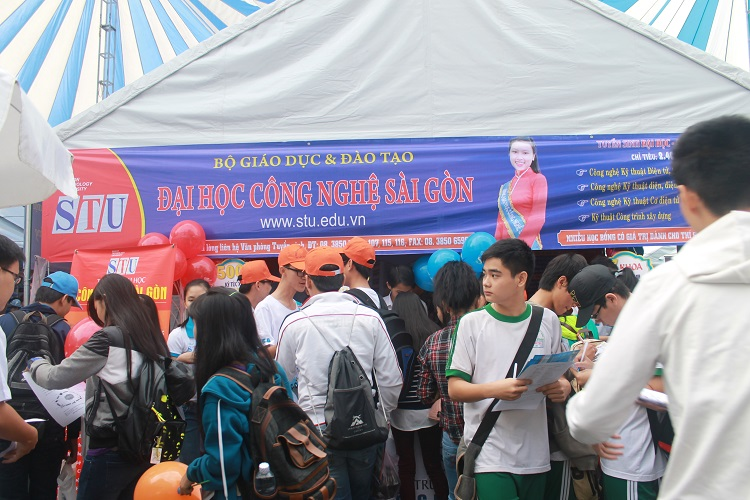 STU Tham Dự Ngày hội Tư Vấn Tuyển Sinh – Hướng Nghiệp 2015 Tại Trường ĐH Bách Khoa. STU Tham Dự Ngày hội Tư Vấn Tuyển Sinh – Hướng Nghiệp 2015 Tại Trường ĐH Bách Khoa.