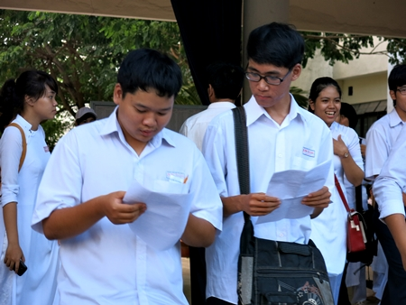 Gợi ý giải đề thi Hóa tốt nghiệp THPT 2013 Gợi ý giải đề thi Hóa tốt nghiệp THPT 2013