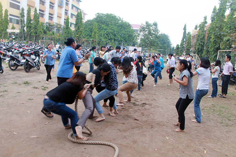 Hội thao GV – CB - NV STU năm 2013 Hội thao GV – CB - NV STU năm 2013