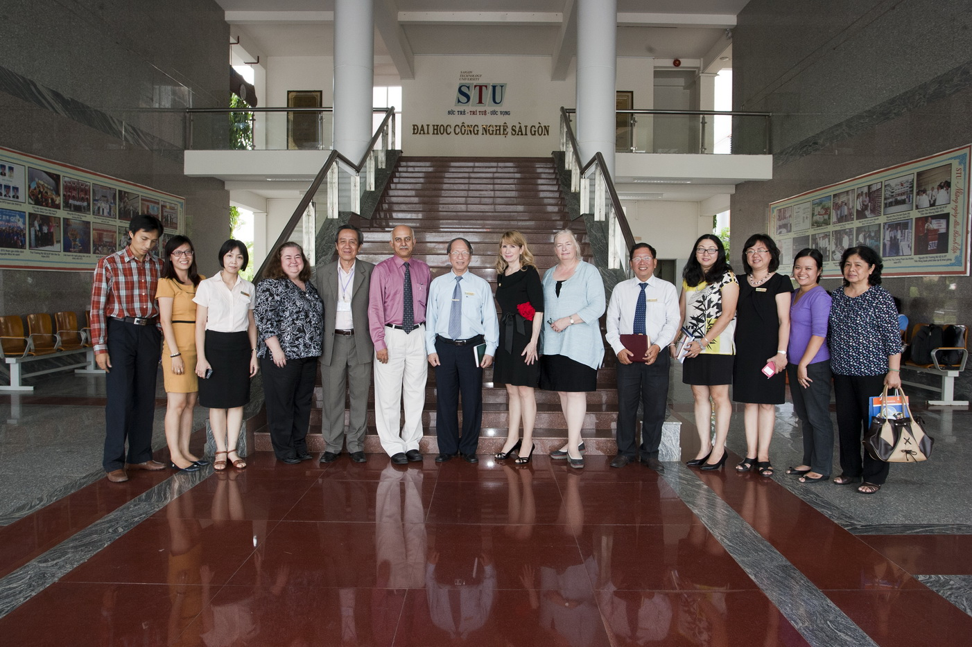 Liên đoàn KH&CN Thực Phẩm quốc tế thẩm định chương trình của khoa Công Nghệ Thực Phẩm Liên đoàn KH&CN Thực Phẩm quốc tế thẩm định chương trình của khoa Công Nghệ Thực Phẩm