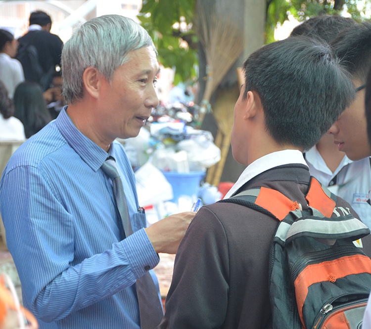 STU tham gia ngày hội tư vấn hướng nghiệp, tư vấn tuyển sinh đại học, cao đẳng 2018 tại trường THPT Ernst Thalmann STU tham gia ngày hội tư vấn hướng nghiệp, tư vấn tuyển sinh đại học, cao đẳng 2018 tại trường THPT Ernst Thalmann