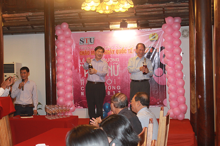 STU chào mừng Quốc Tế Phụ Nữ 8/3 STU chào mừng Quốc Tế Phụ Nữ 8/3
