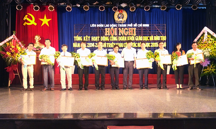 Công Đoàn STU nhận bằng khen của Liên đoàn Lao Động TP. HCM