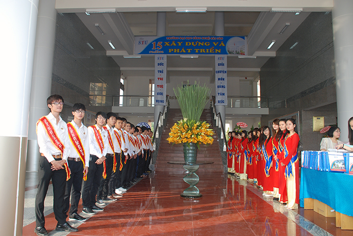 STU triển lãm thành tựu 15 năm xây dựng và phát triển STU triển lãm thành tựu 15 năm xây dựng và phát triển