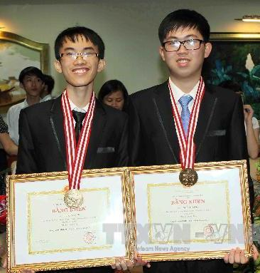 Vietnam strikes gold at Asian Physics Olympiad Vietnam strikes gold at Asian Physics Olympiad