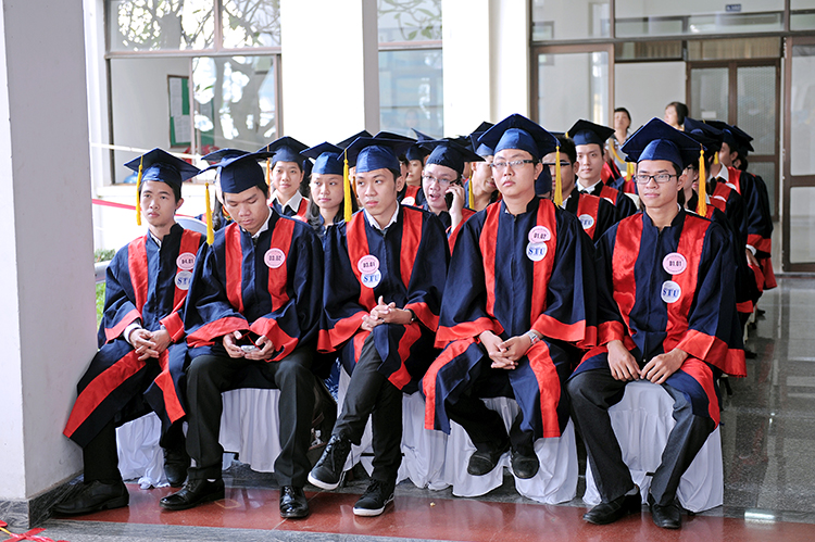 Thông báo nhận hình trao bằng tốt nghiệp năm 2015 Thông báo nhận hình trao bằng tốt nghiệp năm 2015