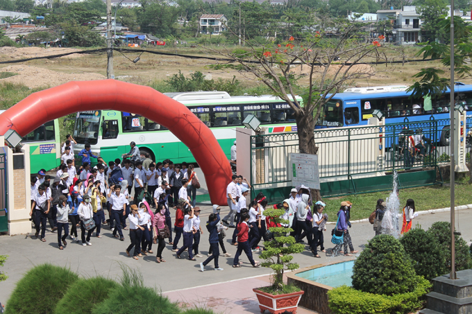 HƠN 5.000 HỌC SINH THAM DỰ NGÀY HỘI TƯ VẤN HƯỚNG NGHIỆP – TUYỂN SINH 2013 HƠN 5.000 HỌC SINH THAM DỰ NGÀY HỘI TƯ VẤN HƯỚNG NGHIỆP – TUYỂN SINH 2013