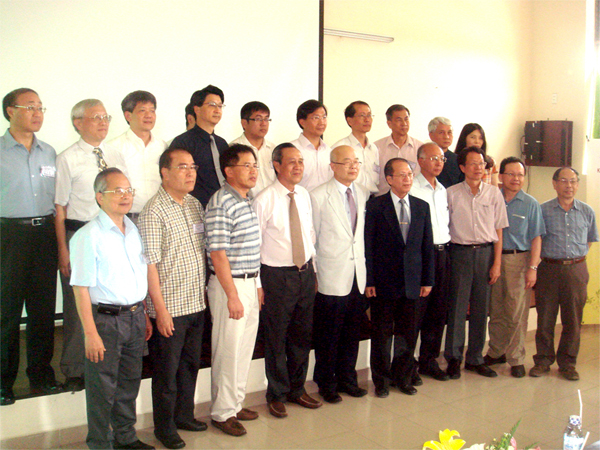 Khoa Công Nghệ Thực Phẩm đón tiếp Đoàn Đại biểu Giáo sư Đài Loan Khoa Công Nghệ Thực Phẩm đón tiếp Đoàn Đại biểu Giáo sư Đài Loan