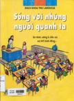 Sống với những người quanh ta