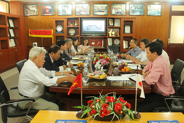Lễ ký kết thỏa thuận hợp tác giữa trường Đại học Công Nghệ Sài Gòn và trường Đại học nghề Bách Khoa Nhật Bản.