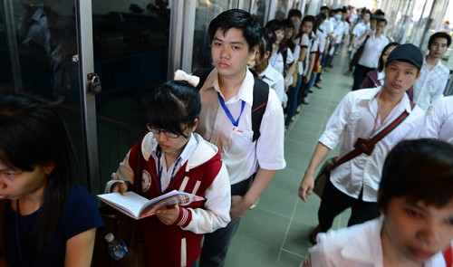 Vietnam bans new universities in Hanoi, HCMC