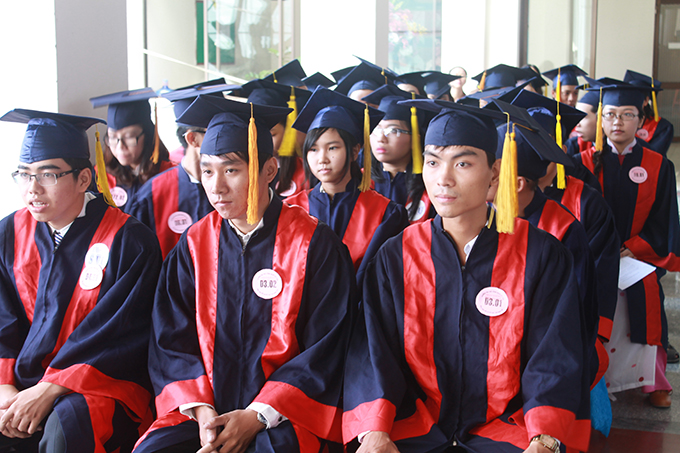 STU tổ chức lễ trao bằng tốt nghiệp năm 2014