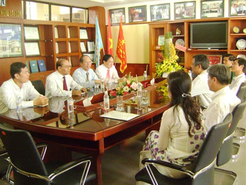 Quận Uỷ và UBND Q.8 đến thăm Trường Đại học Công nghệ Sài Gòn