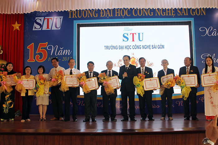 4 tập thể và 12 cá nhân của STU nhận Bằng khen của UBND TP. HCM
