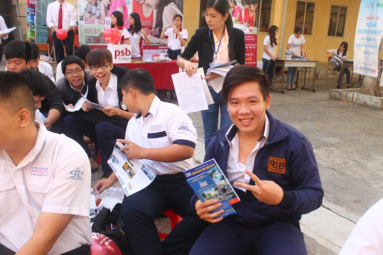 STU tham gia tư vấn tuyển sinh hướng nghiệp 2014 tại Trường THPT Phan Đăng Lưu , Quận Bình Thạnh